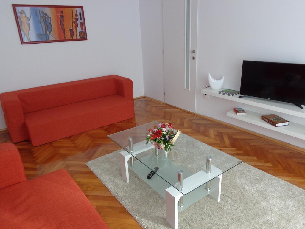 Olympus Apartment Alba Iulia Eksteriør billede